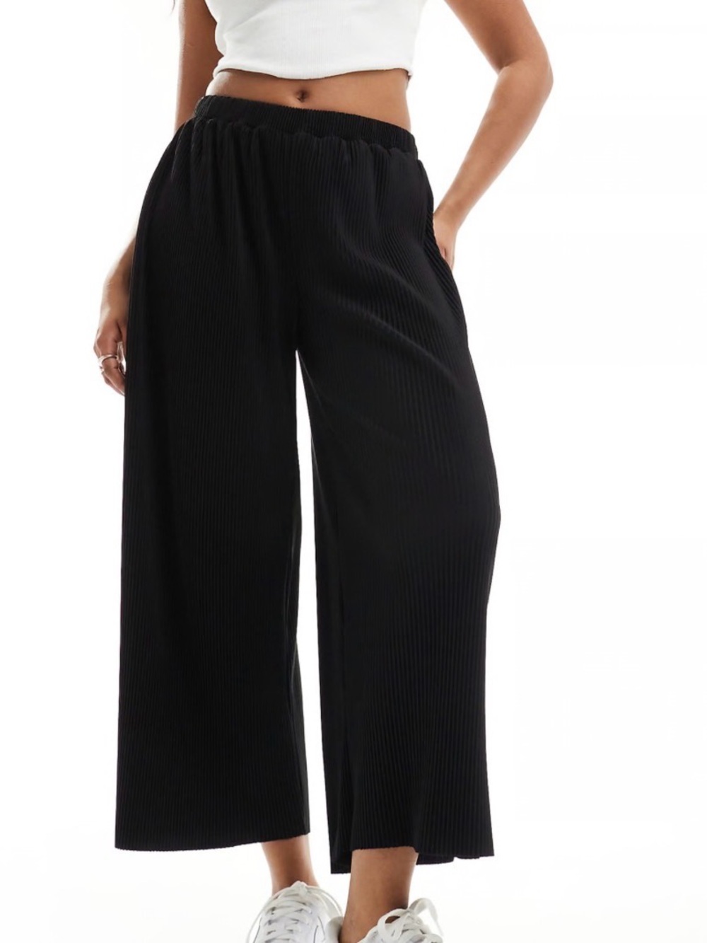 ASOS DESIGN plisse wide black culotte pants!